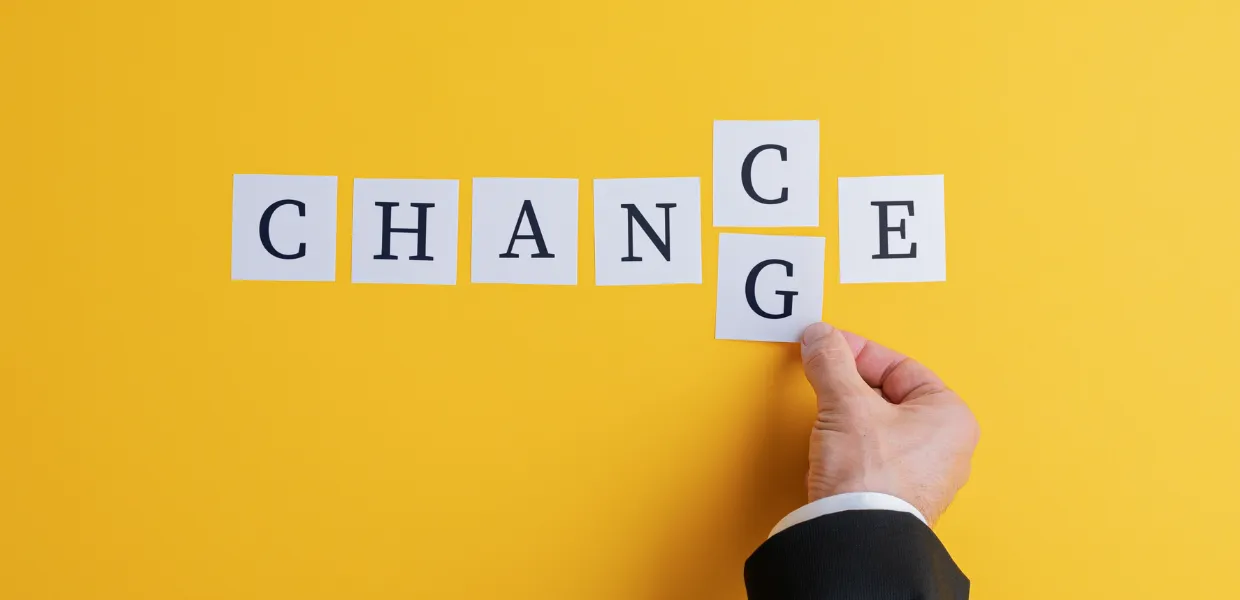 Symbolbild: Schriftzug "Change" wird zu "Chance" verändert