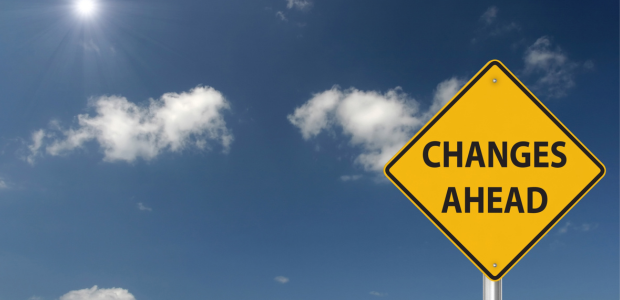 Symbolbild: Schild mit der Aufschrift "Changes ahead"